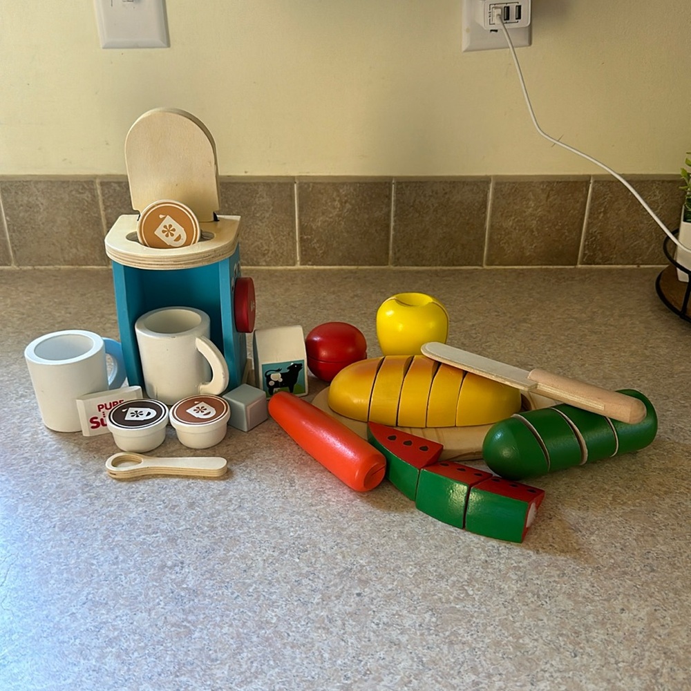 Melissa and Doug Coffee Set and Food Sets